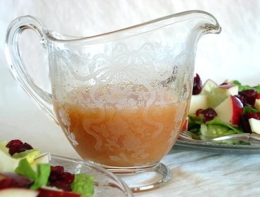 fruitige vinaigrette dressing en salade