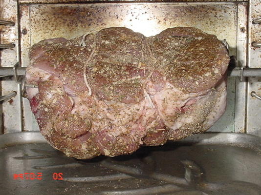 rotisserie hemelse varkens schouder