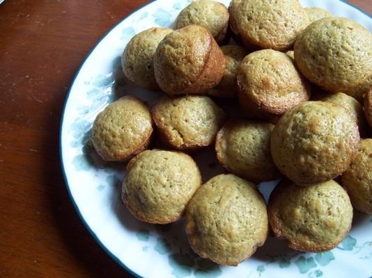 mini-mokka macadamia-muffins
