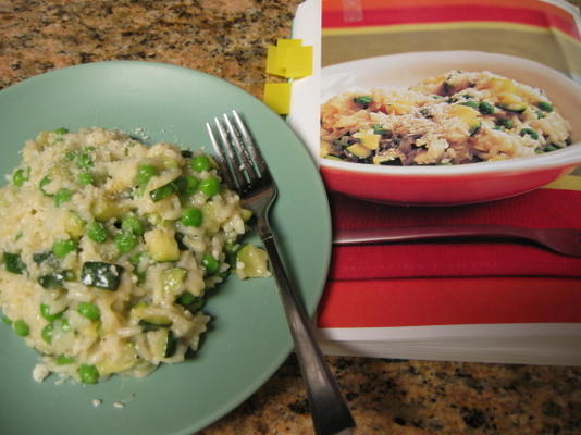 lente risotto met erwten en courgette