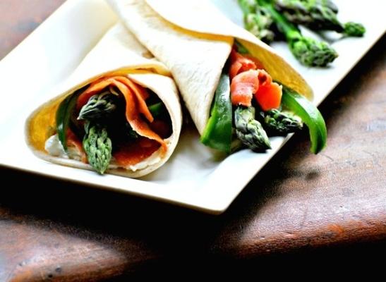 zalm en asperge wraps