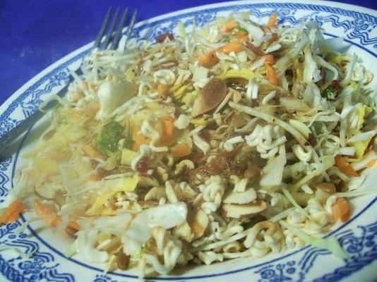 knapperige Aziatische coleslaw salade