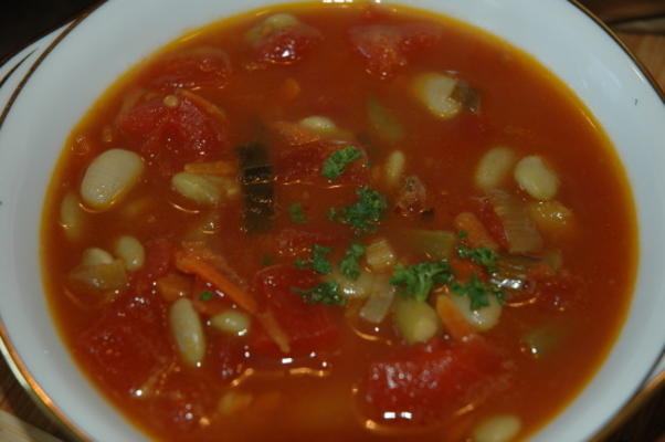 pittige tomaat en bonensoep