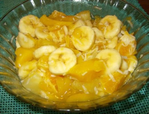 saladi ya matunda (Afrikaanse tropische fruitsalade)
