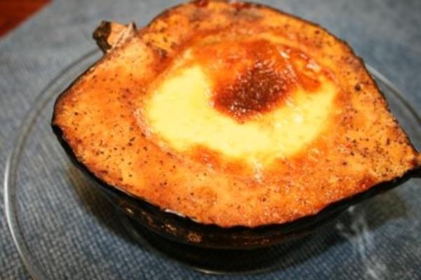 acorn squash met geroosterde vla van knoflook