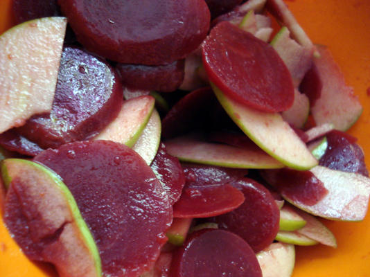 groene appel en bietensalade