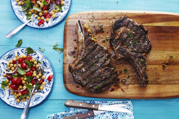 mediterrane stijl gegrilde rib steak