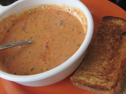 eenvoudige pantry-tomatenbisque