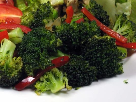 broccoli en rode paprikasaus
