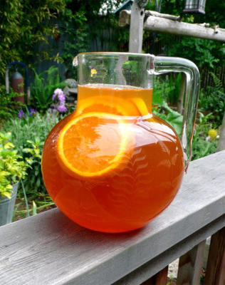 ijskoude rooibos en bosvruchtenthee