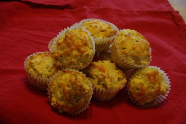 kaasachtige bacon cheddar-bedekte muffins