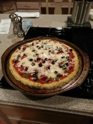 deegloze deluxe low carb pizza