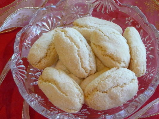 ricciarelli - traditionele Italiaanse amandelkoekjes