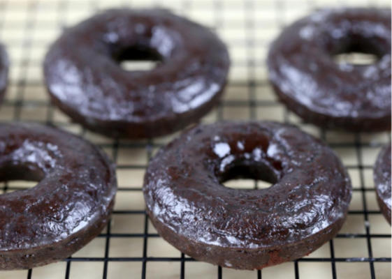 zwarte boon donuts