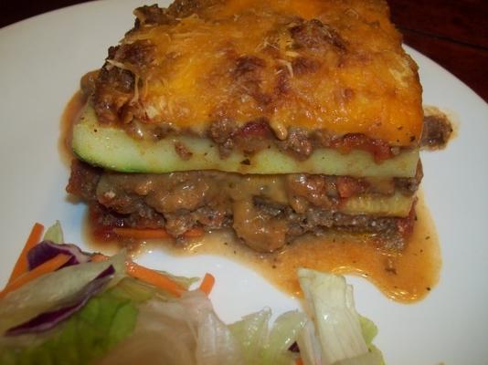 grote gemene lasagna's met vlees en courgettes