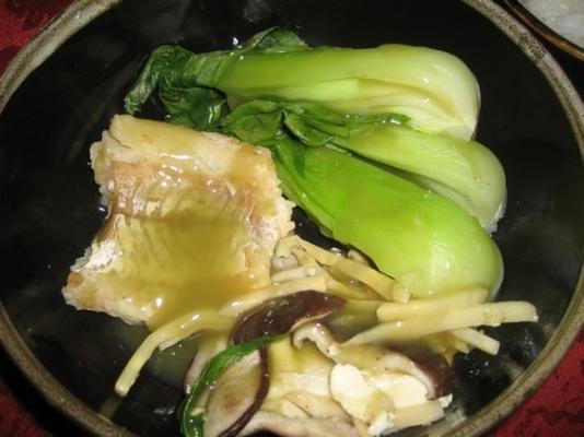 gestoomde tofu en vis
