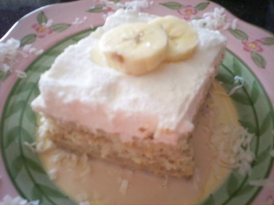 banaan tres leches cake