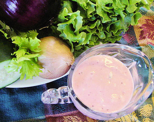 moeders romige cheesy berry saladedressing