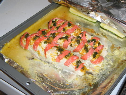 gestoomde en geroosterde heilbot met gestoomde en gerookte zalm