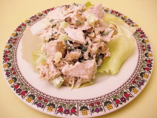 geroosterde kalkoen of kipfilet en walnoot salade