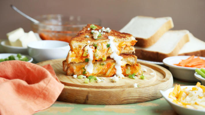 buffalo chicken grilled cheese