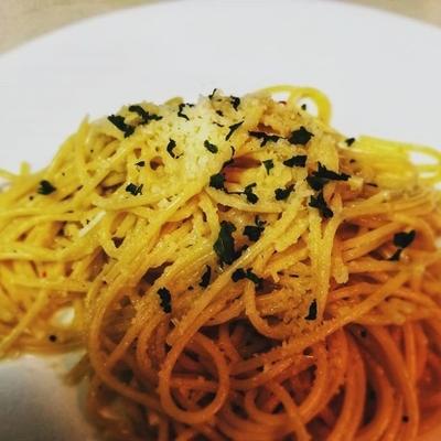 spaghetti olio e aglio (spaghetti met knoflook in olijfolie)
