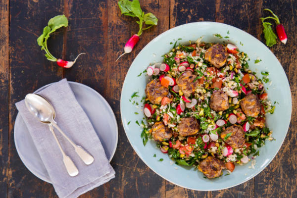 lam en wortel gehaktballen met bloemkool tabbouleh