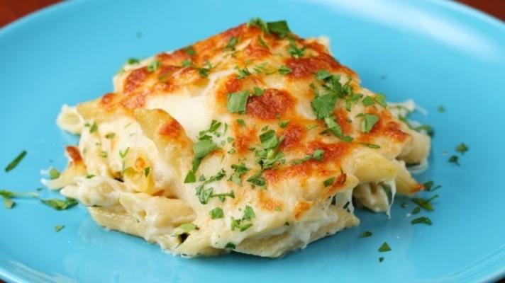 cheesy alfredo chicken bake