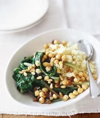 Zwitserse snijbiet met kikkererwten en couscous