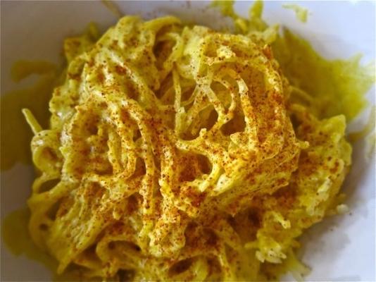 veganistische spaghetti squash met geen kaas saus