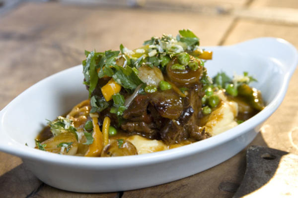 stoofvlees met aardappelpuree en mierikswortel gremolata