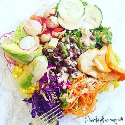 zomerse regenboogsalade (veganistisch en glutenvrij)