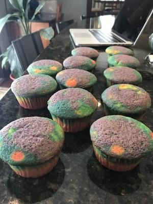 regenboog vanille cupcakes
