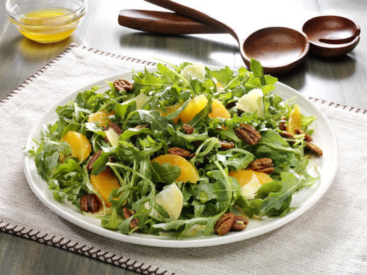rucola en curried pecannensalade