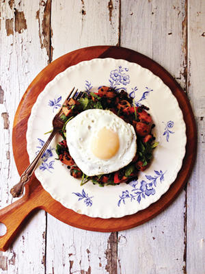 warme paddenstoelen, spekjes en linzensalade