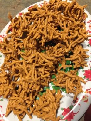 pindakaas butterscotch chow mein noodle cookies (spider cook