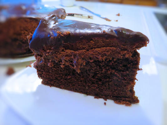 drievoudige chocolademoussecake