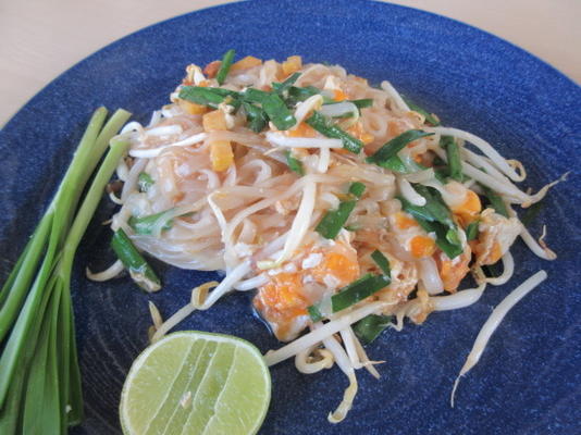 Thaise stijl gebakken noedels (pad thai)