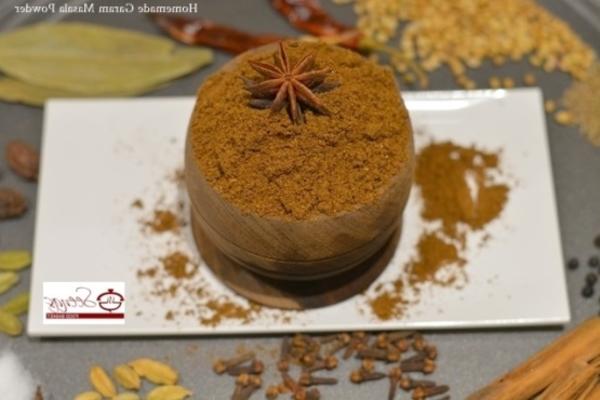 zelfgemaakte garam masala poeder
