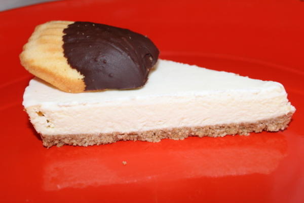amaretto-cheesecake met suikerpot bakkerij madeleine korst
