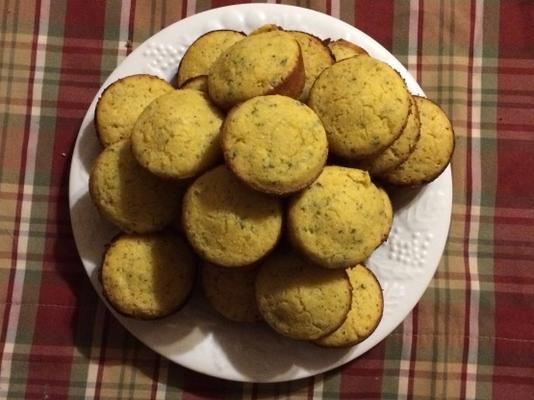 maïsbrood en basilicum muffins met verse maïs