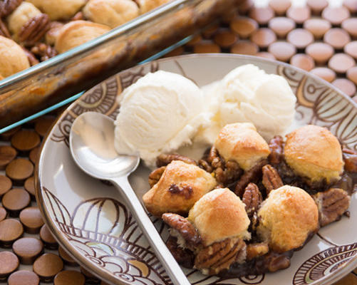 chocolate pecan pie cobbler