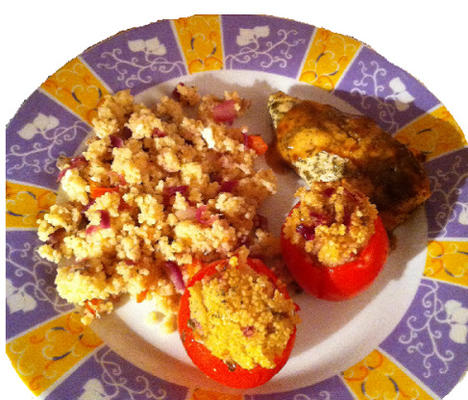 Griekse gevulde kip en couscous tomaten