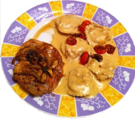 volkoren, butternut squashravioli met romige saus
