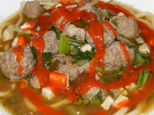 Thaise gehaktbal soep