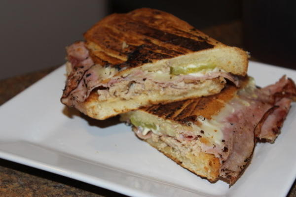Earl's kruidenierscastro sandwich (de Cubaanse)