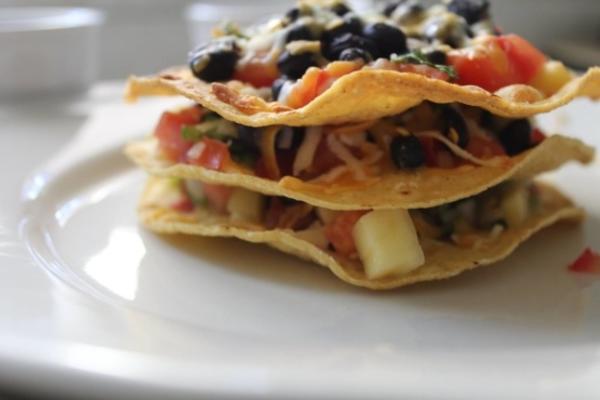 zwarte bonen maïs tostada met mango salsa