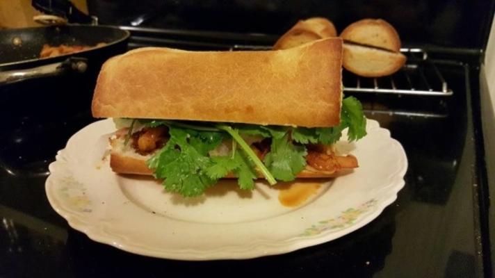 garnalen banh mi (sandwich met Vietnamese garnalen)