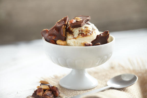 chocolade krakeling broze ijscoupes
