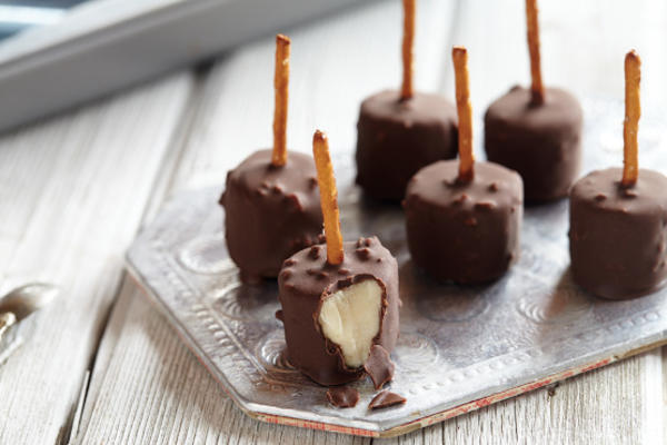 bevroren chocolade krakeling bedekt bananen